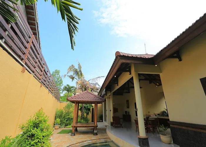 Putri Bali Seminyak (Bali)